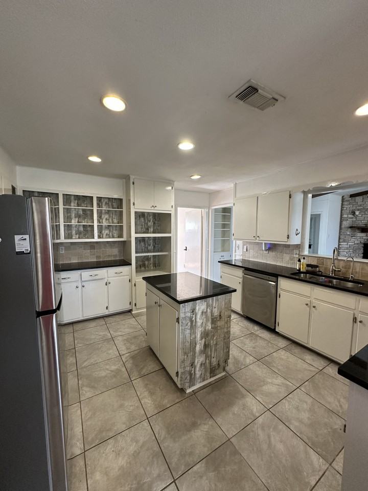 211 Uecker #1 - Photo 3 of 22