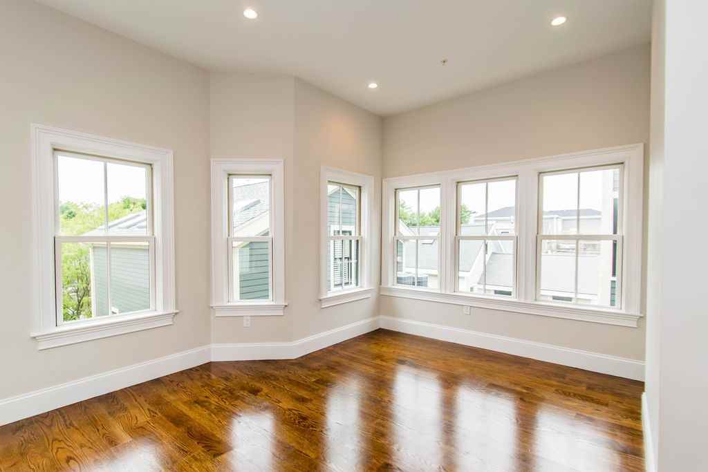 124 Columbia St #3 - Photo 2 of 11