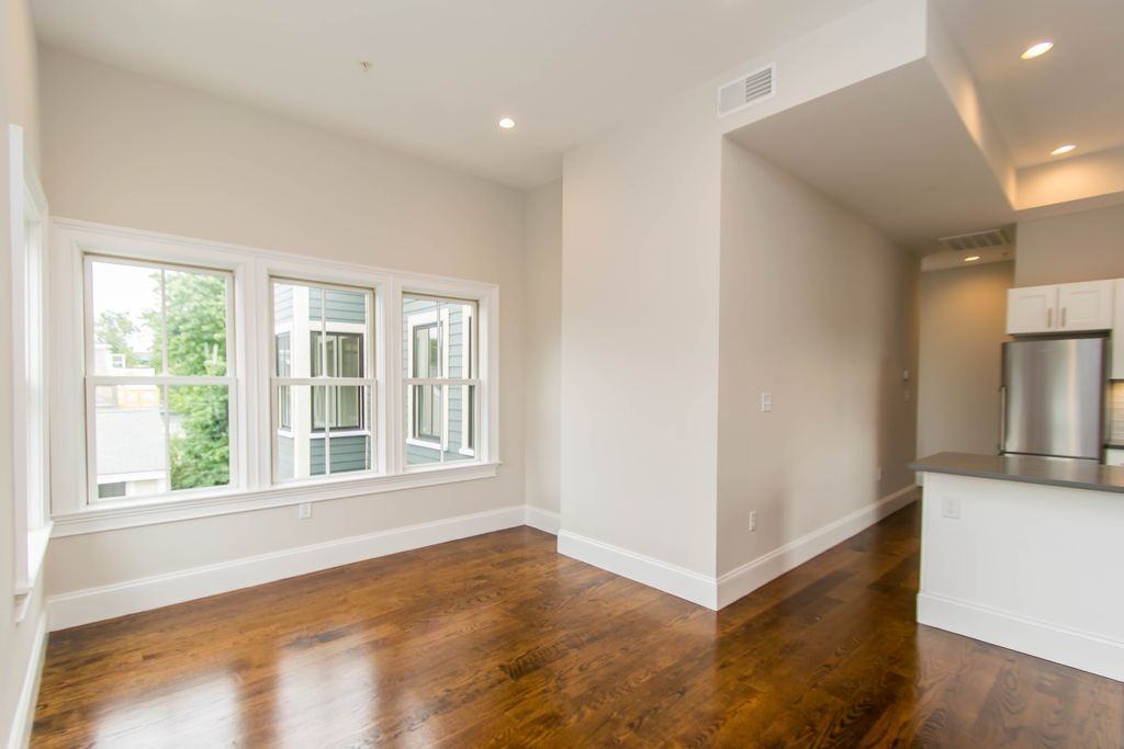 124 Columbia St #3 - Photo 3 of 11