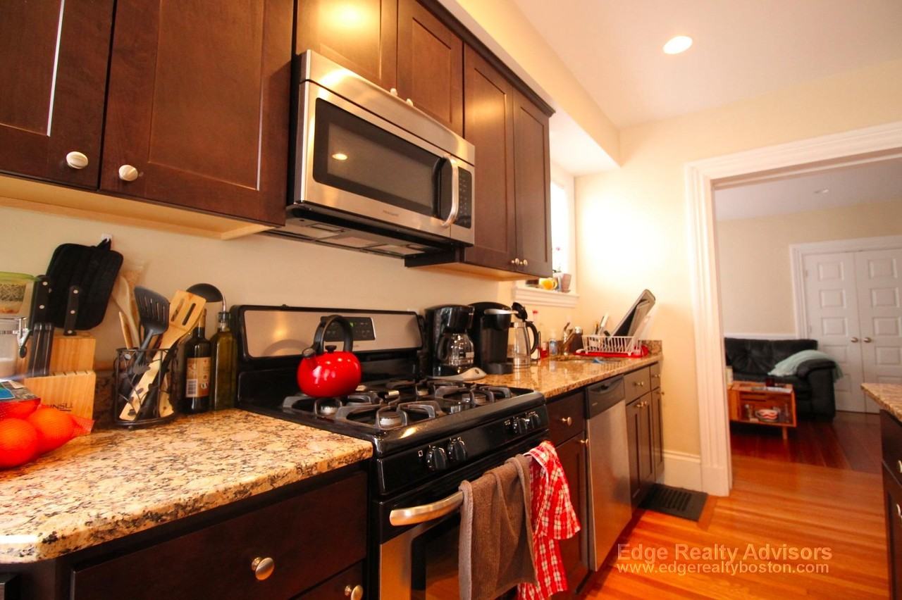 29 Montcalm Ave - Photo 3 of 12