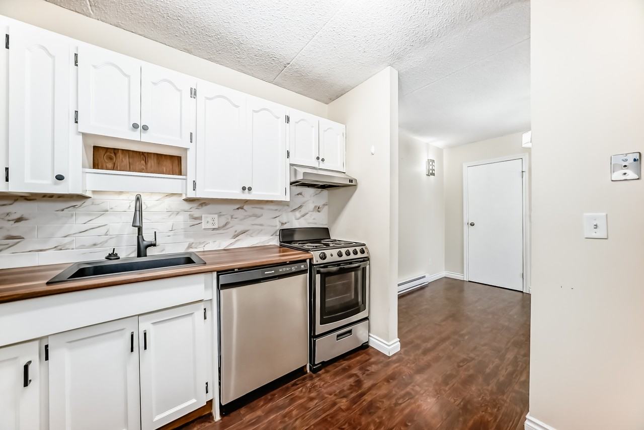 5 Burland Avenue 101 - Photo 3 of 18