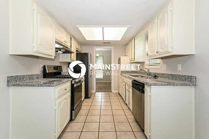 608 Robinlynn St - Photo 7 of 16