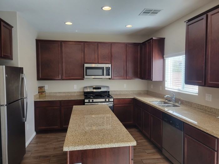 8852 Lake Myers Ct - Photo 3 of 19