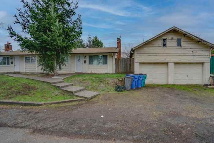 1100 E 28th St #1100 - Photo 4 of 29