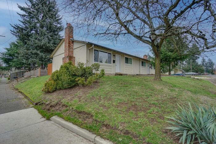 1100 E 28th St #1100 - Photo 5 of 29