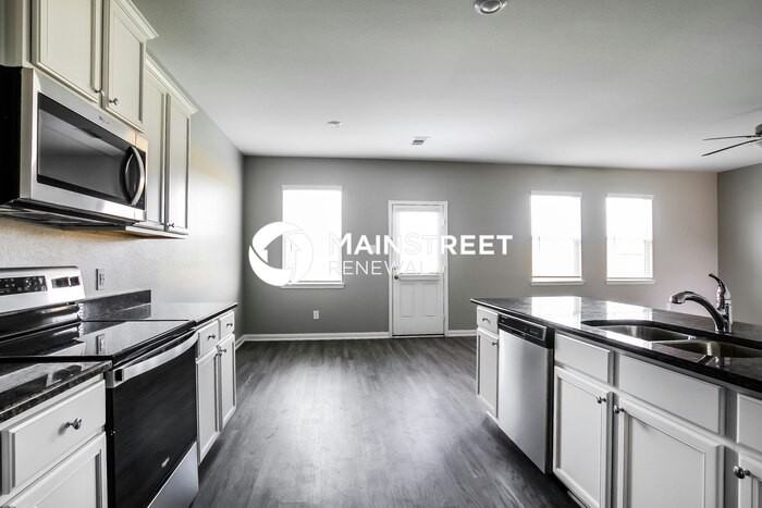 25189 Dickens Dr - Photo 6 of 17