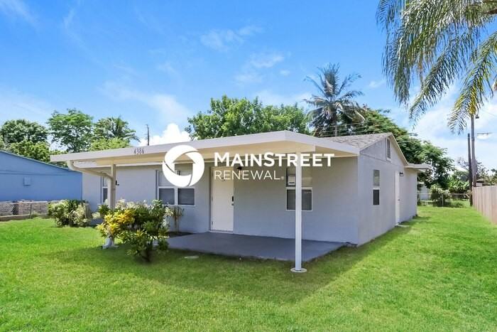 4386 Pine St - Photo 3 of 16