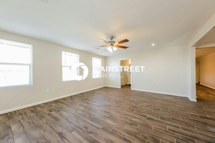 8346 N 55th Ave - Photo 3 of 16