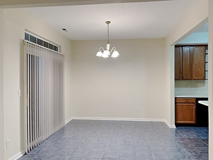 1049 Springwater Cir - Photo 6 of 22