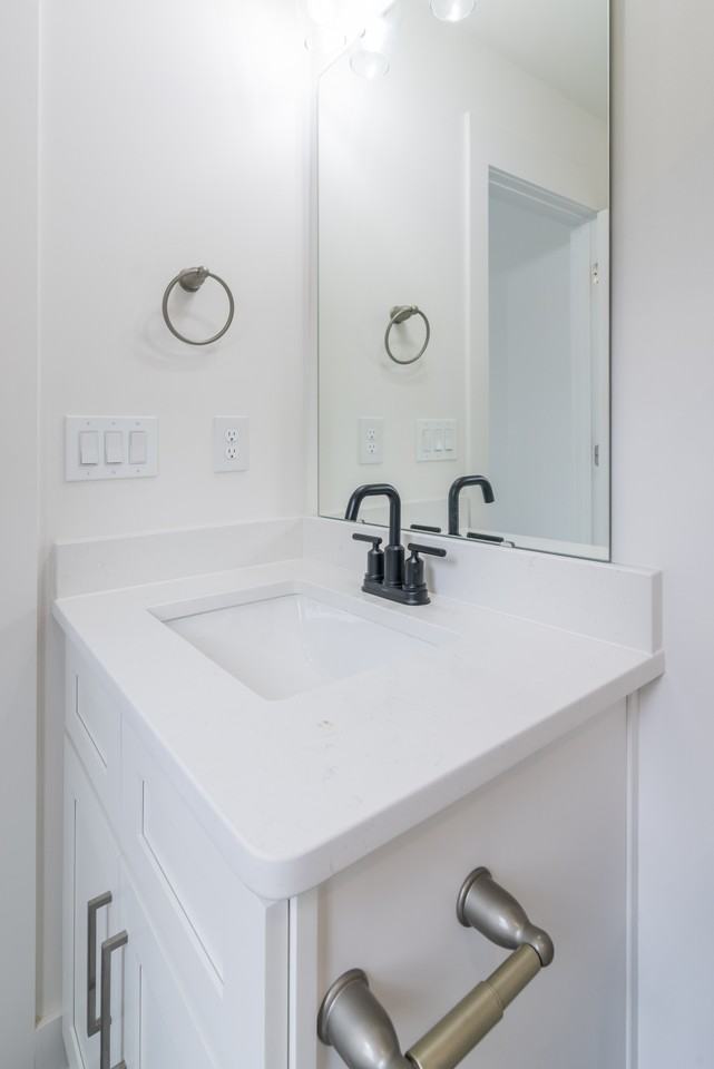 2617 Dr Carver Rd #1 - Photo 5 of 36