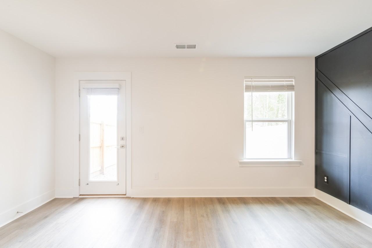 2617 Dr Carver Rd #1 - Photo 6 of 36