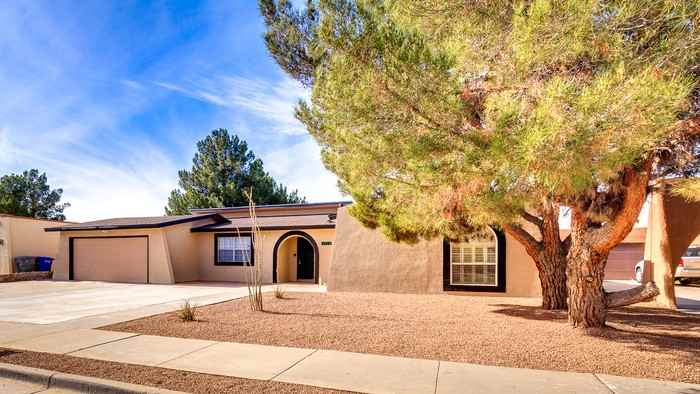 5572 Fernwood Cir - Photo 2 of 30