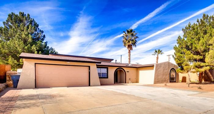 5572 Fernwood Cir - Photo 3 of 30