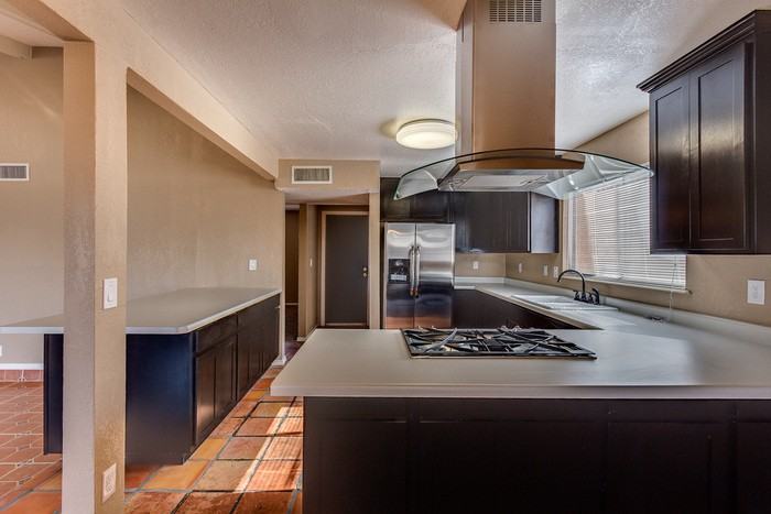 5572 Fernwood Cir - Photo 6 of 30