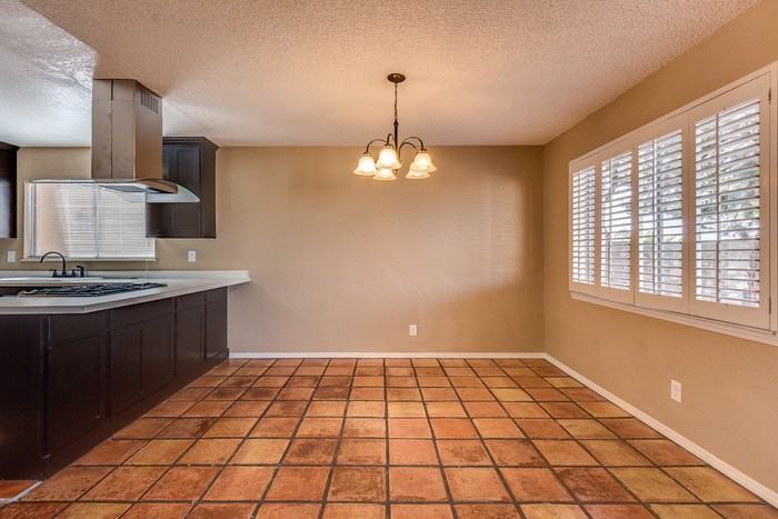 5572 Fernwood Cir - Photo 7 of 30