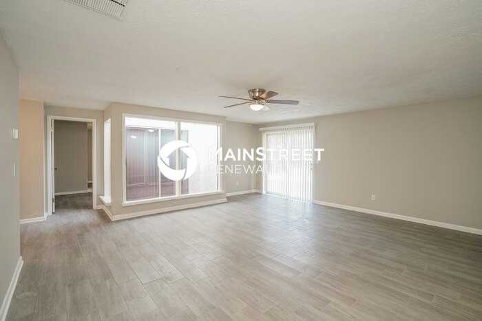 970 Dostie Cir - Photo 3 of 16