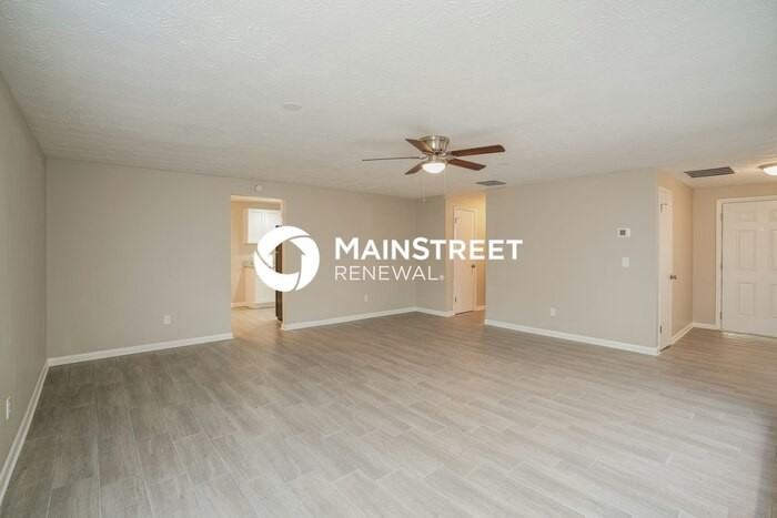 970 Dostie Cir - Photo 4 of 16