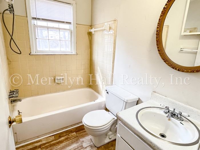 225 Stirlington Rd - Photo 6 of 12