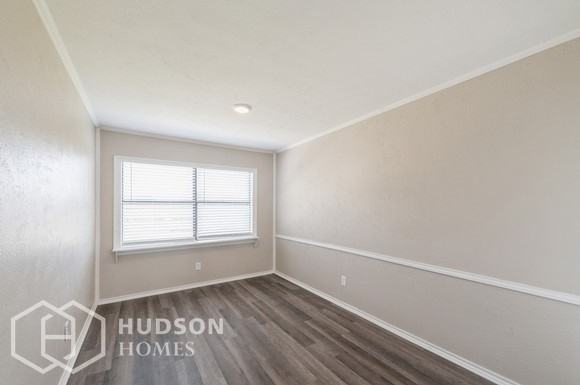 8609 Kensington Dr - Photo 7 of 30