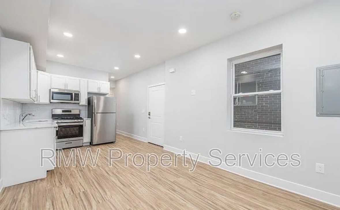 2031 S 19th St #2 - Photo 3 of 15