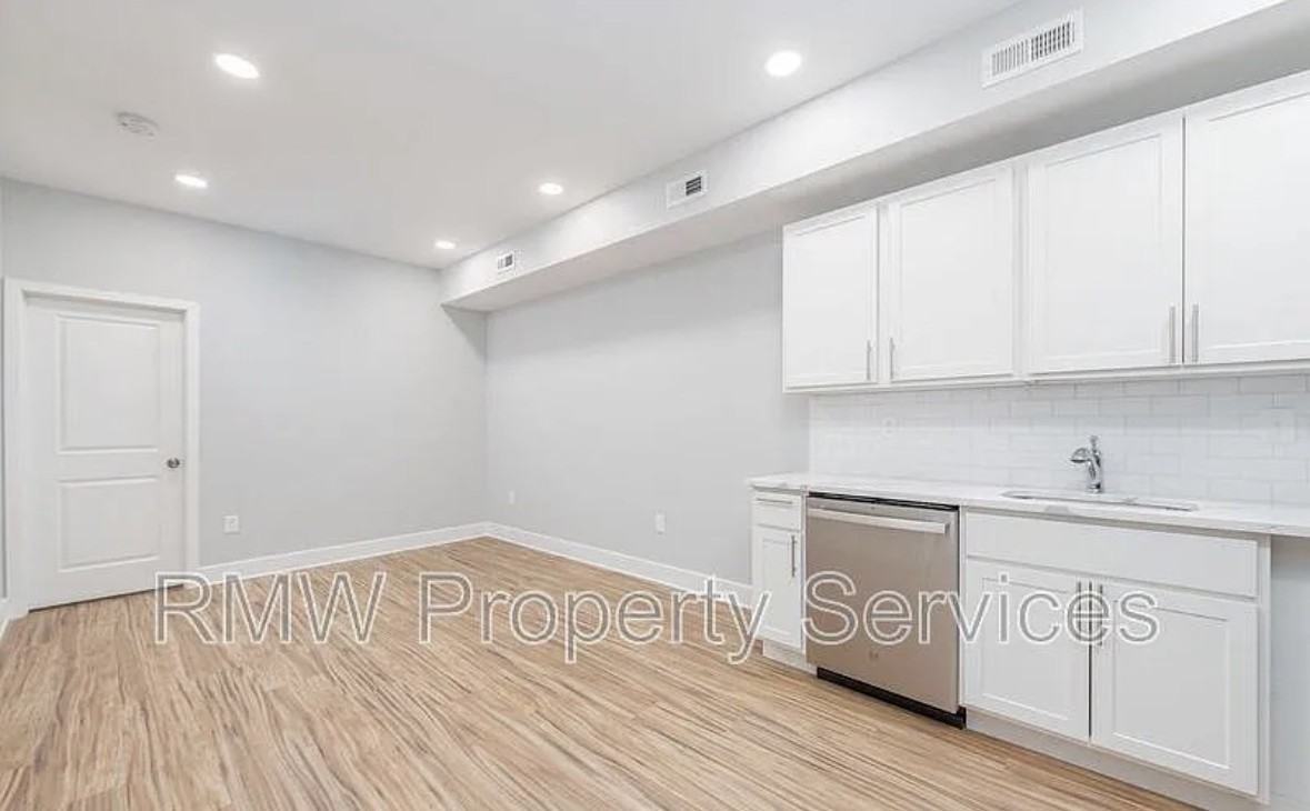 2031 S 19th St #2 - Photo 4 of 15