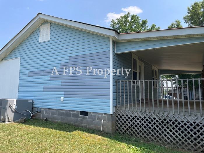 581 S Holcomb Rd Sw - Photo 2 of 22