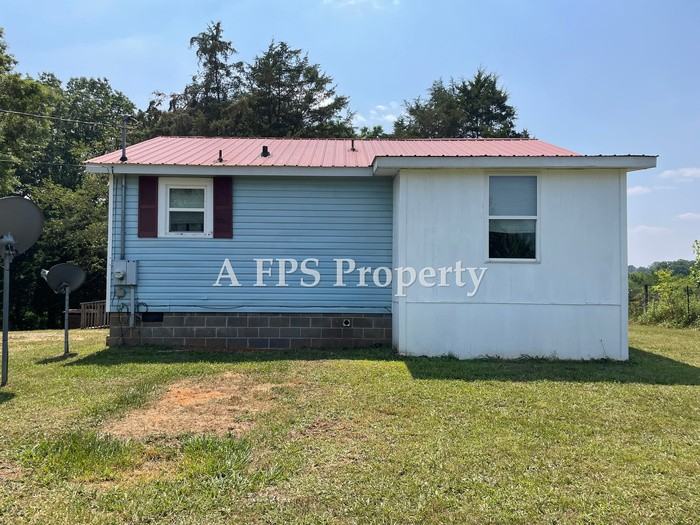 581 S Holcomb Rd Sw - Photo 3 of 22