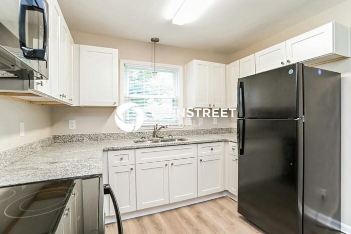 7348 Idlewild Rd - Photo 6 of 17