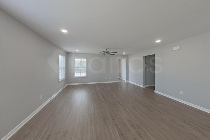 350 Angela St - Photo 2 of 22