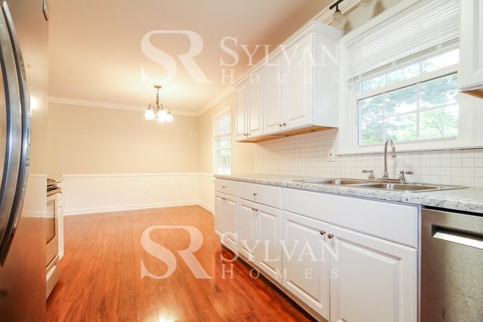 127 Ashdown Dr - Photo 6 of 17