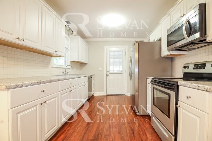 127 Ashdown Dr - Photo 7 of 17