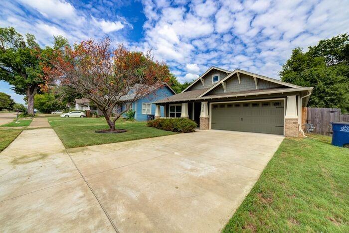 2639 E 1st St - Photo 2 of 39