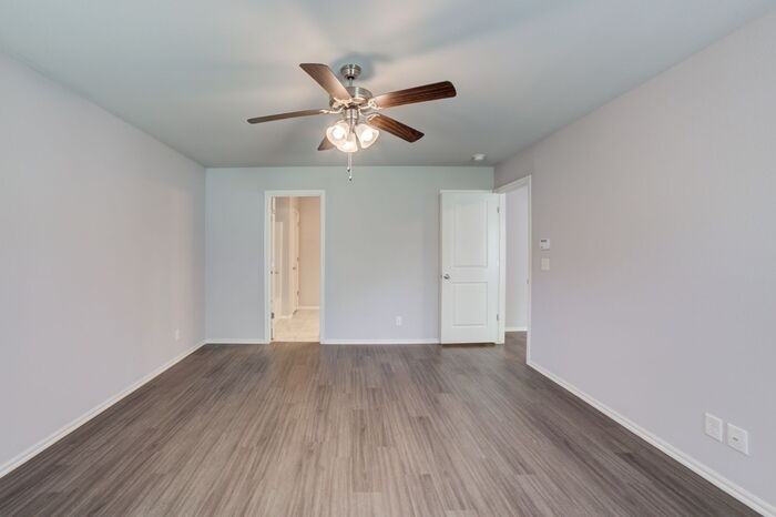 2639 E 1st St - Photo 7 of 39