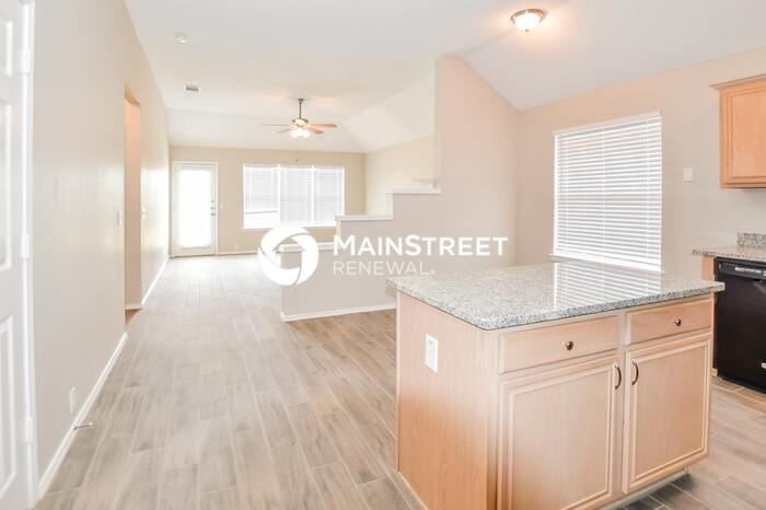 6413 Hampstead Dr - Photo 5 of 16