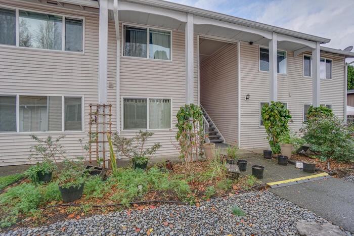 4416 Gibbons St #C - Photo 3 of 27