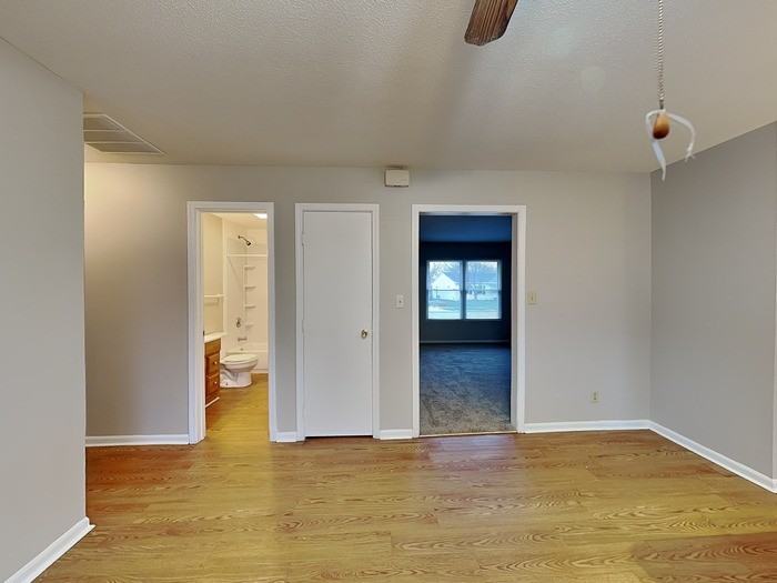 1207 Greenfield Dr - Photo 7 of 21