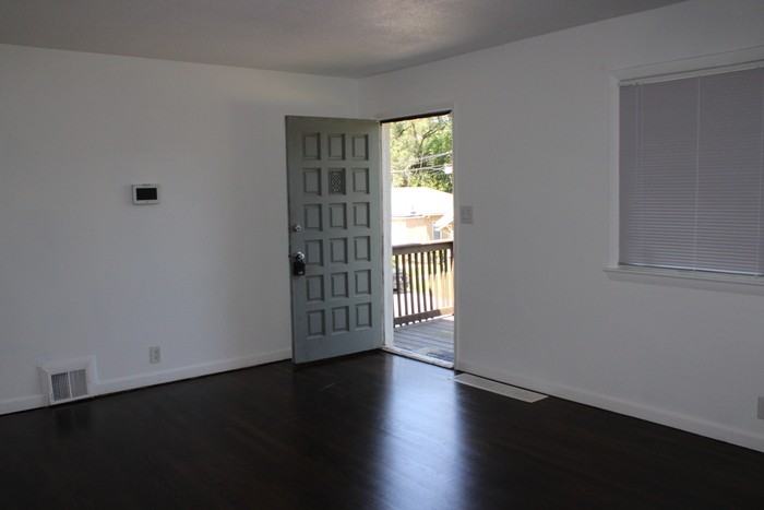 3311 Freeman Ave - Photo 7 of 29