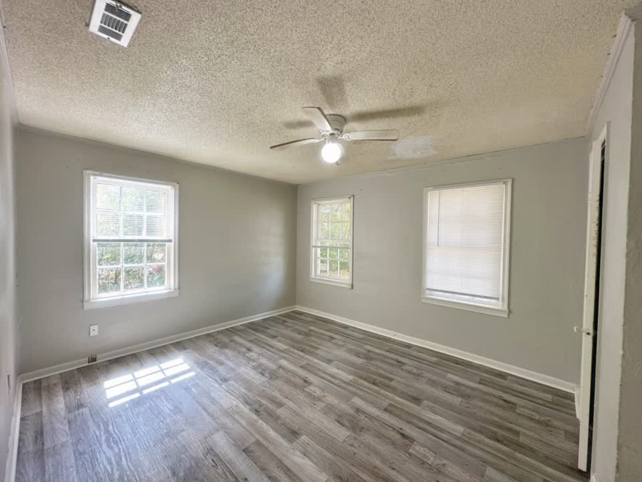 1609 Marion St #B - Photo 5 of 16