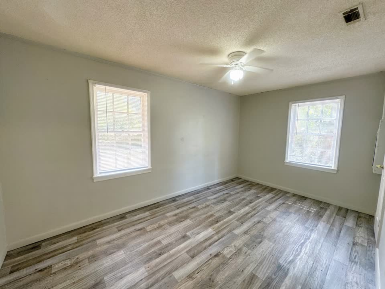 1609 Marion St #B - Photo 7 of 16