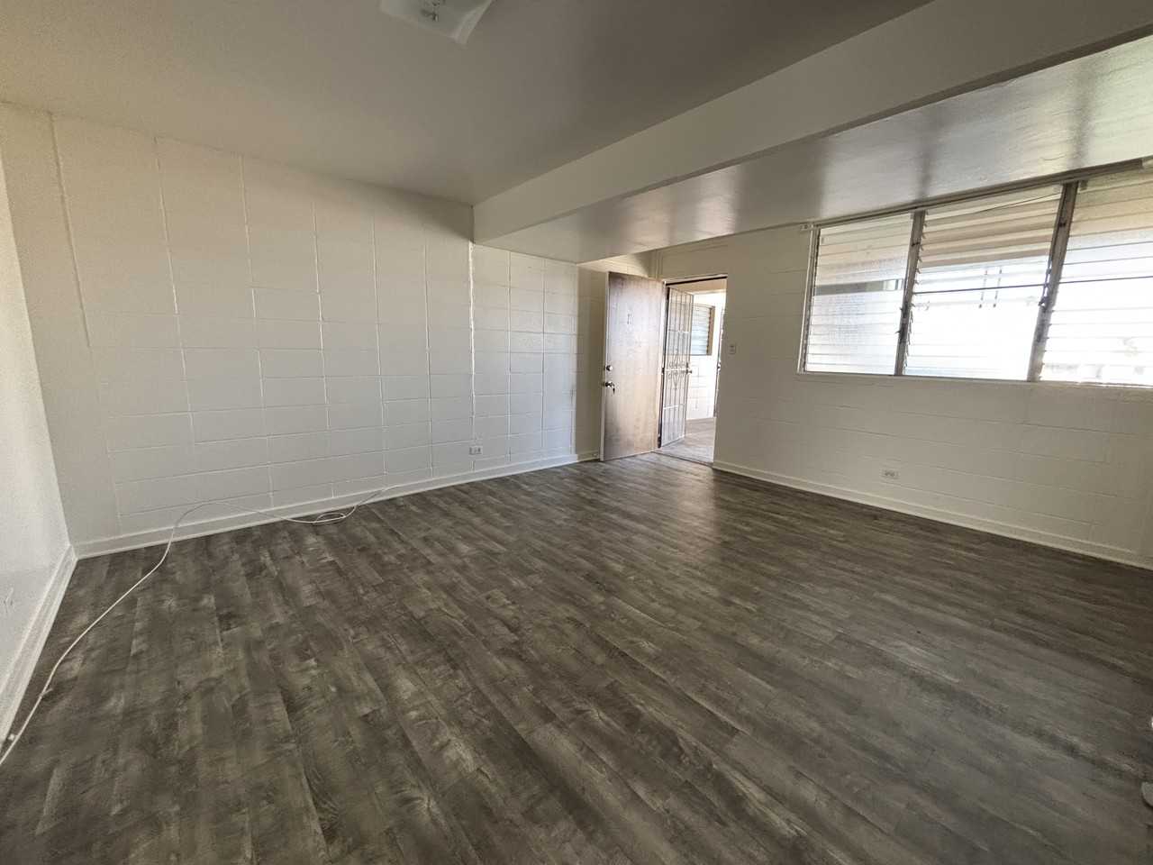 1315 N School St #11 - Photo 3 of 7