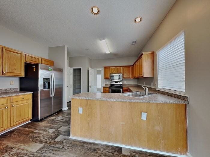 9611 Dalphon Jones Dr - Photo 5 of 18