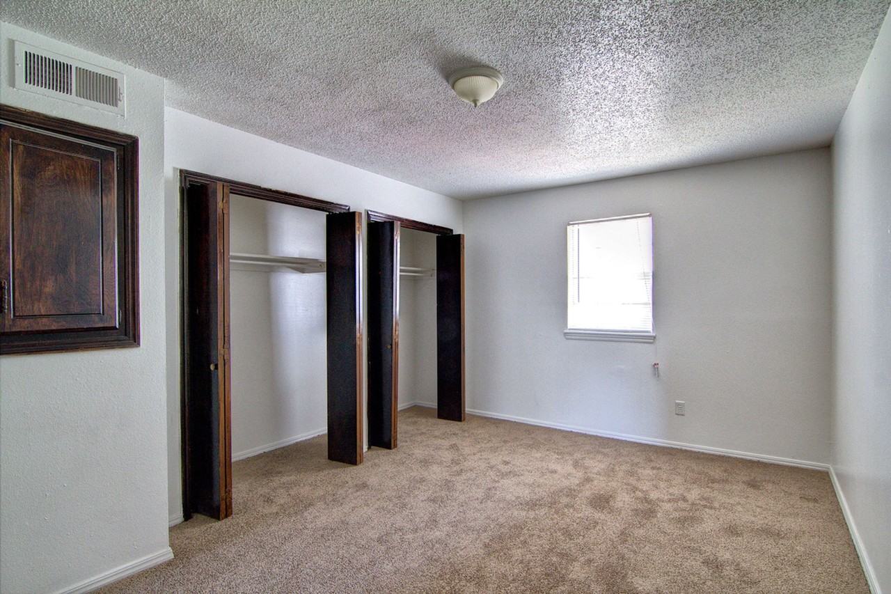 521 N. Council Rd. - Photo 4 of 50