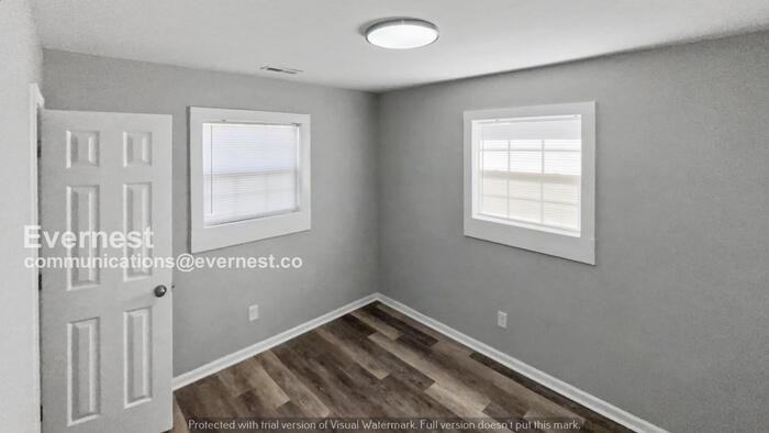 1811 Union St - Photo 6 of 17