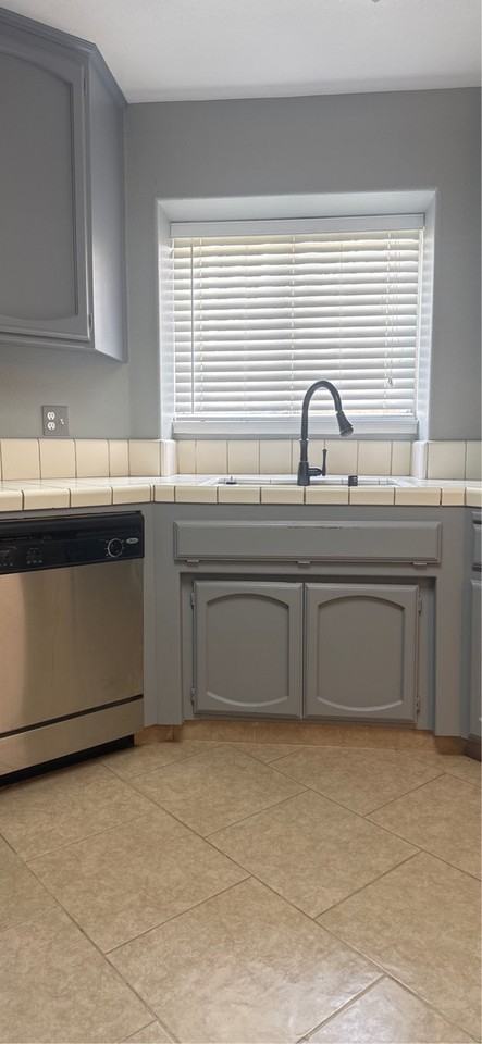 10704 Sunset Canyon Dr #1 - Photo 5 of 23