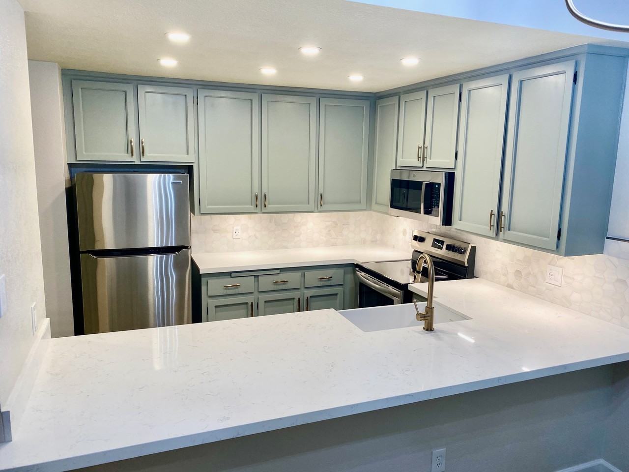 270 Dahlia Ave #1 - Photo 4 of 17