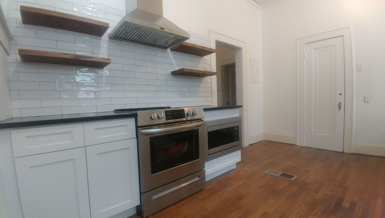 411 W Mistletoe Ave #411 - Photo 4 of 21