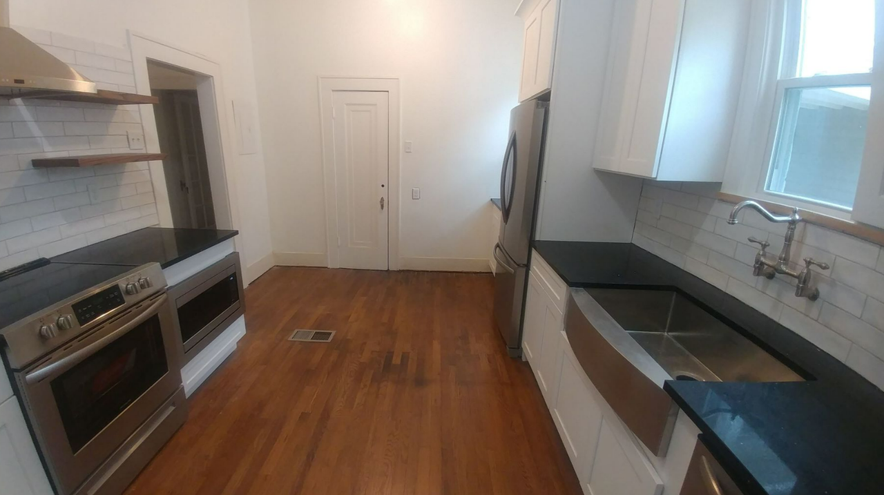 411 W Mistletoe Ave #411 - Photo 5 of 21