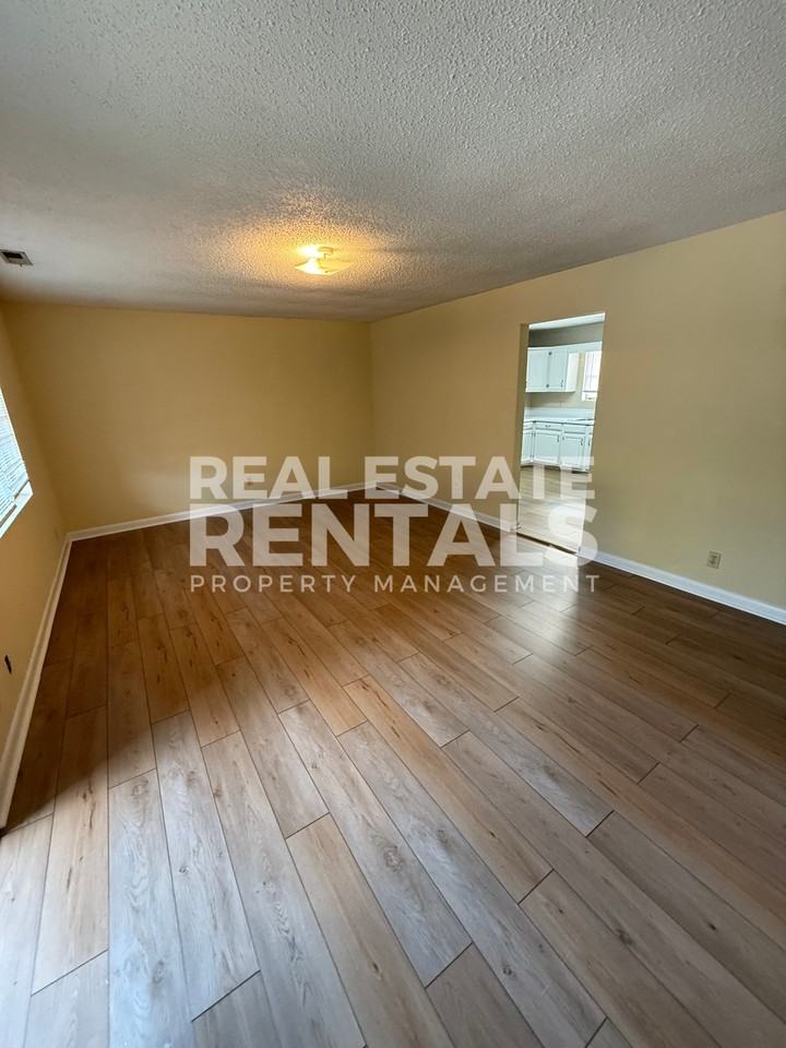 511 Newman Ln #354 - Photo 2 of 9