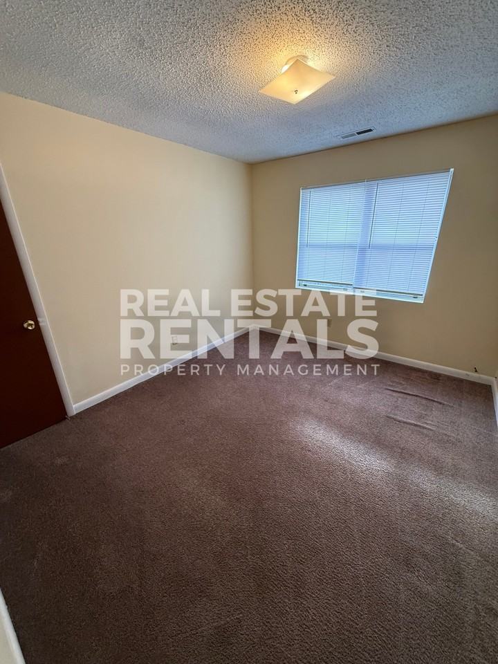 511 Newman Ln #354 - Photo 5 of 9