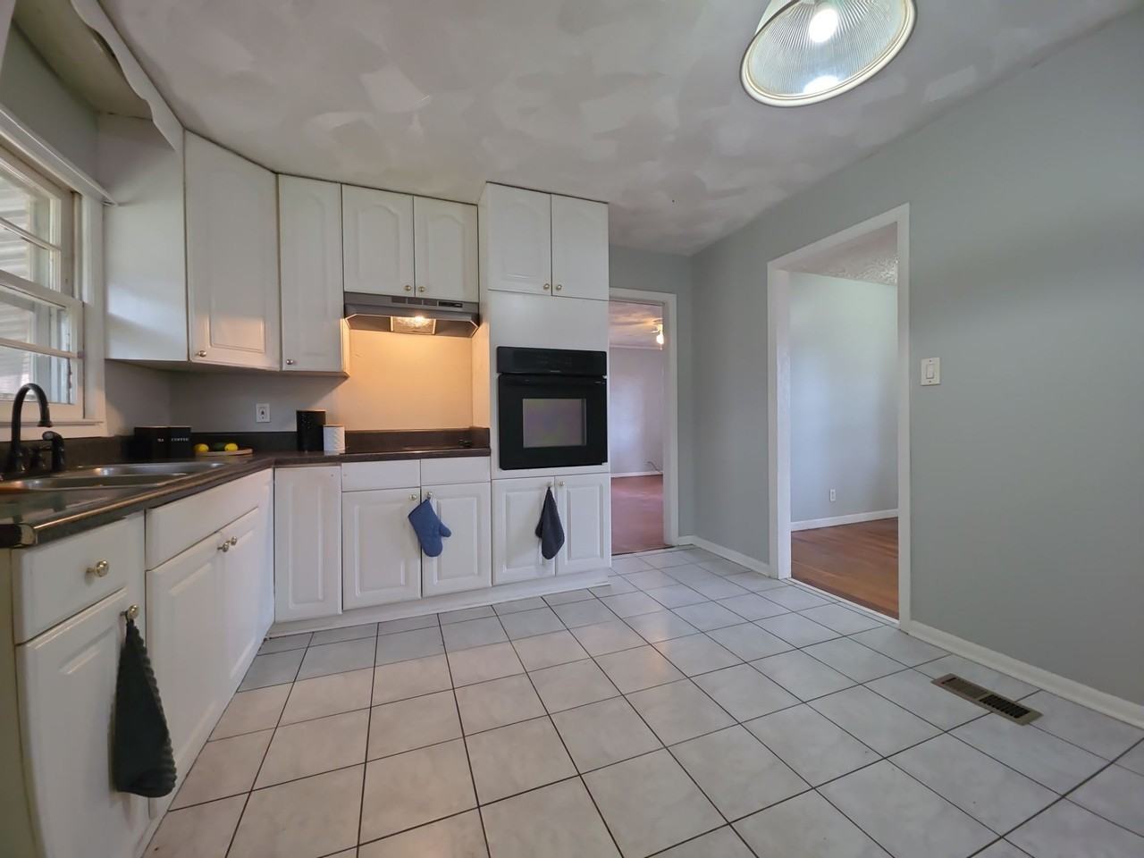 3315 Kavanaugh Dr Nw #1 - Photo 3 of 9